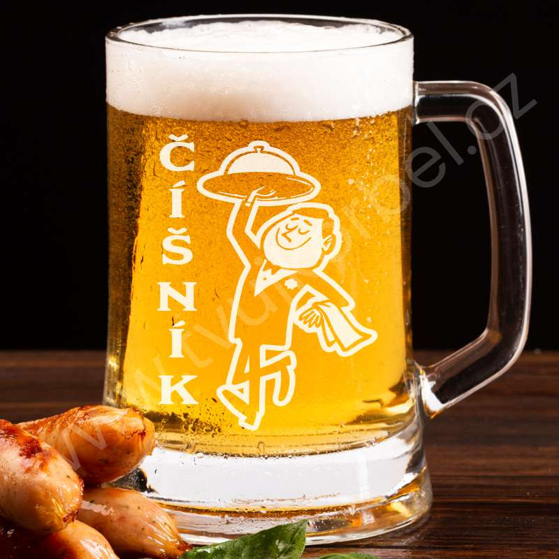 Pivní půllitr pro číšníka