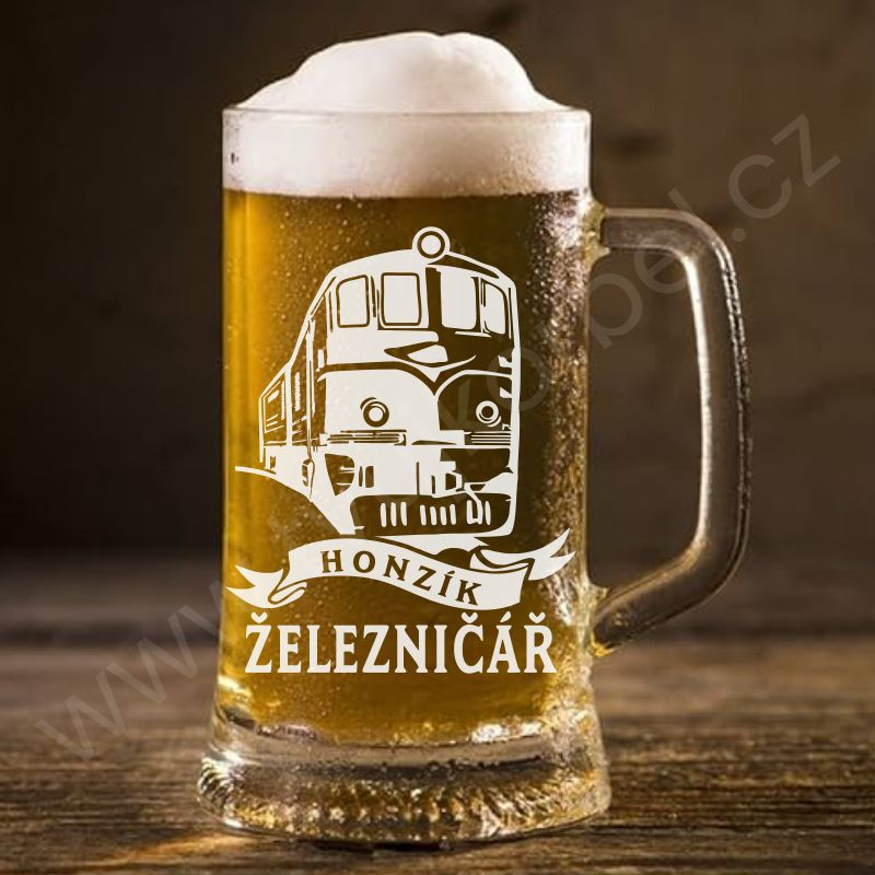 Pivní sklenice pro železničáře s vlastním jménem