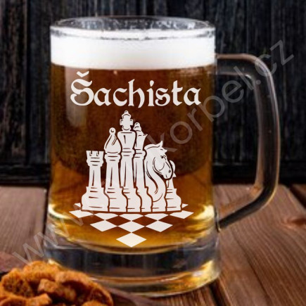 Sklenice na pivo pro šachisty