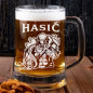 Půllitr na pivo pro hasiče s ohněm na pozadí